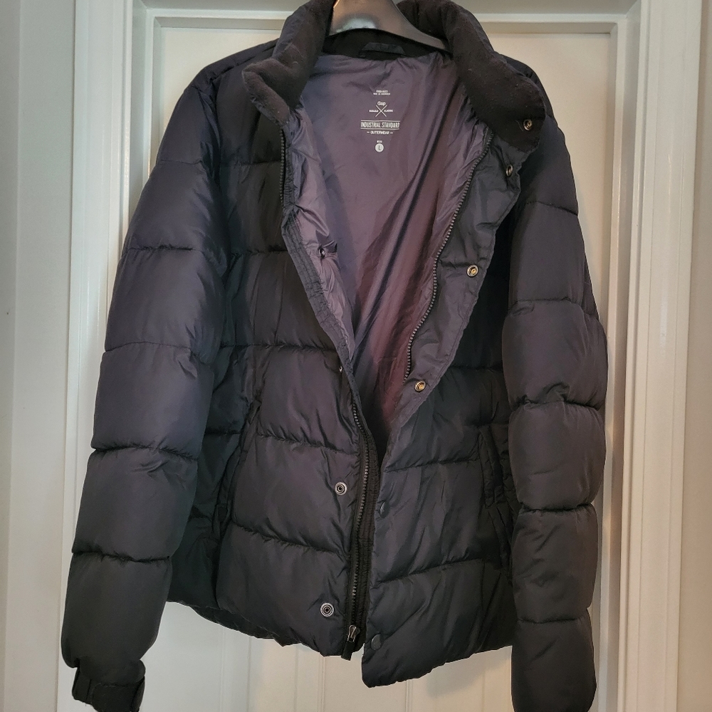 Gap men's size lg puffer jacket